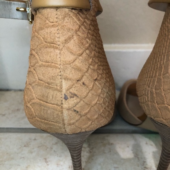 Steve Madden Tan Stepout Peep Toe Heels Size 8.5 - Picture 7 of 11